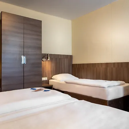 Leonet Hotel 3*