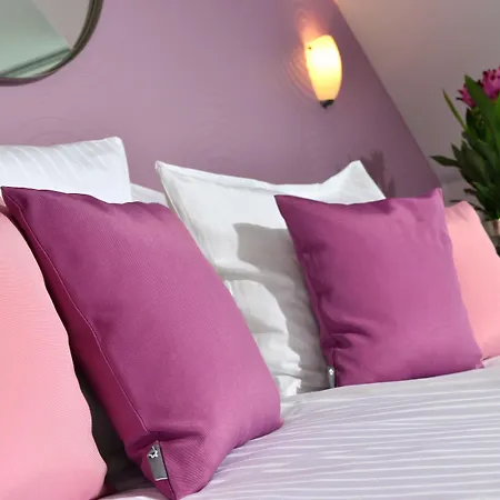 Hotel Uhu Garni Cologne