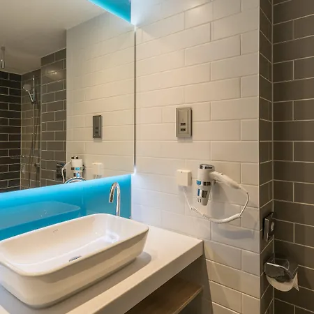 Отель Express - - Centre 3*