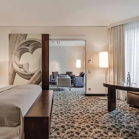 Dorint Am Heumarkt Hotel 4*