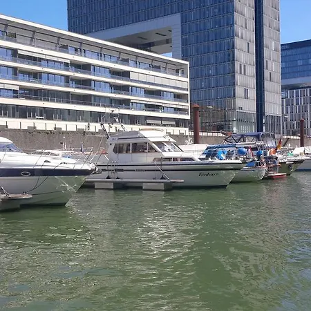 Fantasie Boot Einhorn Hotel en barco *