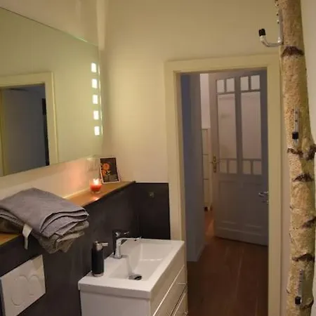 Appartement Hochwertige 4-zimmer-wohnung In Koln-sulz