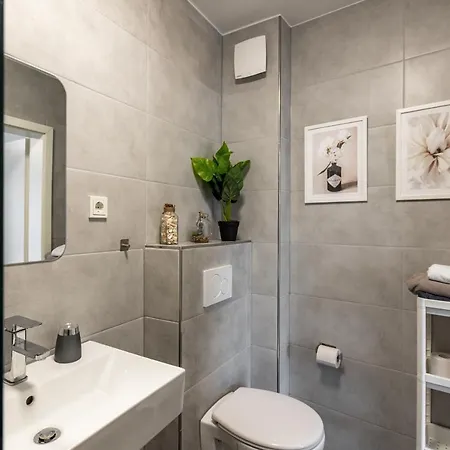 Apartments Cologne شقة كولونيا