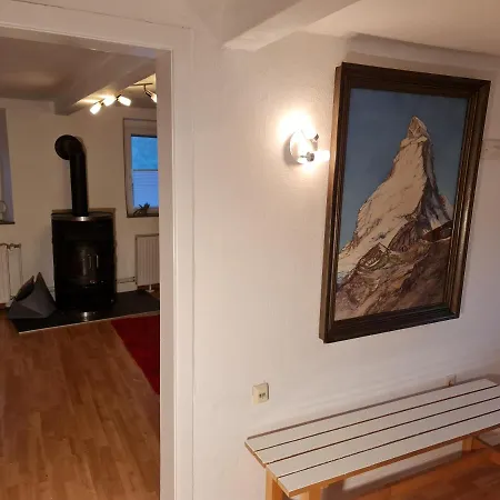 Schoenste Lage Am Rhein, Behagliches Haus Mit Kamin. *