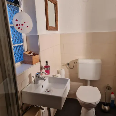 Schoenste Lage Am Rhein, Behagliches Haus Mit Kamin. *