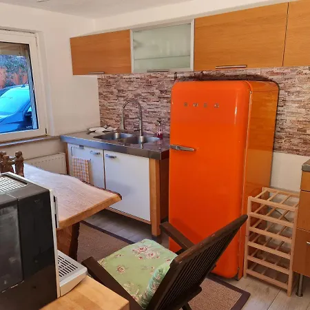 Schoenste Lage Am Rhein, Behagliches Haus Mit Kamin. Cologne