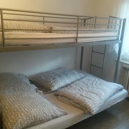 Robert's Rent A * Kolonia