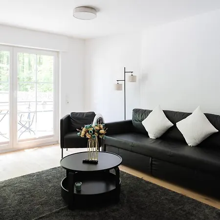 Grosse Gemutliche Mit Waldblick Apartamento Colonia