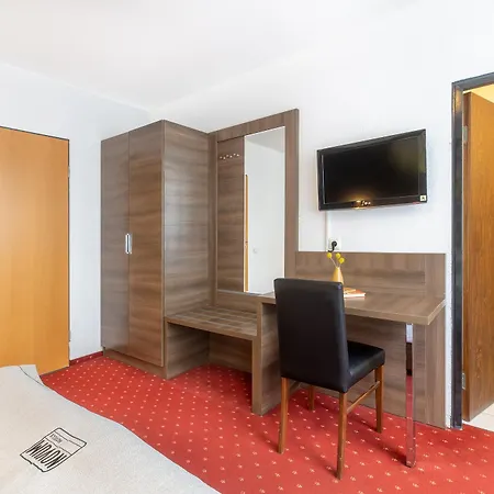 Leonet Hotel 3*