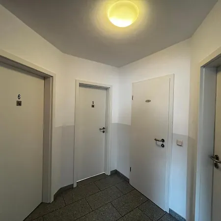In Neusserstrasse Auberge de jeunesse *