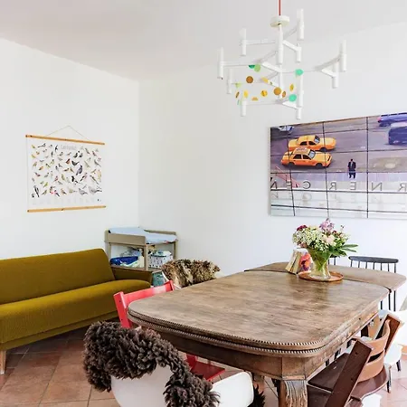 Hébergement de vacances Spacious And Kids-friendly Modernized Farmhouse Near City Of