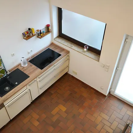 Апартаменты Charmantes Maisonette-appartment Кёльн