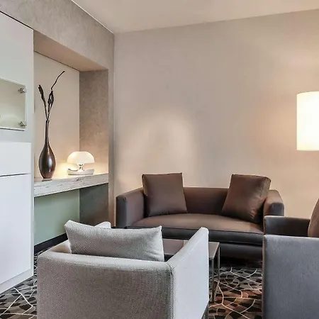 Hotel Dorint Am Heumarkt 4*