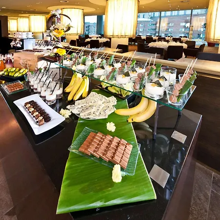 Dorint Am Heumarkt Hotel 4*