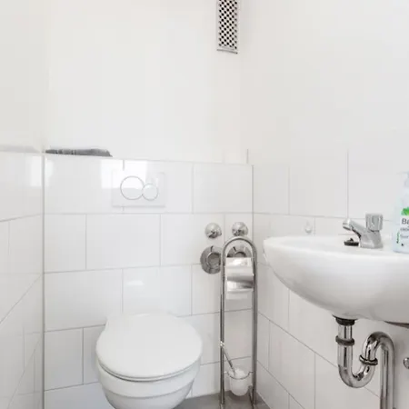 Stylish In Koeln-deutz Apartment *