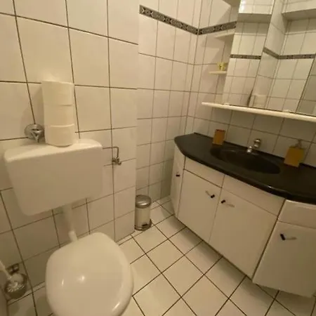 Central 3 Bedroom Apartment, Friesenstr *