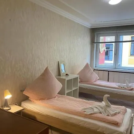 Central 3 Bedroom Apartment, Friesenstr Apartment