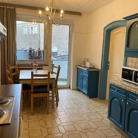 Central 3 Bedroom Apartment, Friesenstr Apartment Cologne