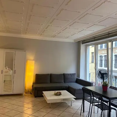 Central 3 Bedroom Apartment, Friesenstr *