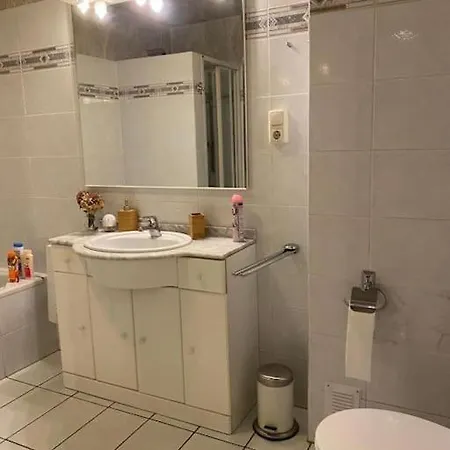 Apartment Central 3 Bedroom Apartment, Friesenstr *