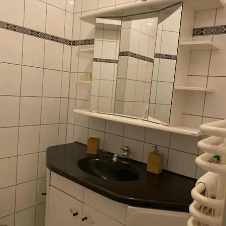 Central 3 Bedroom Apartment, Friesenstr *