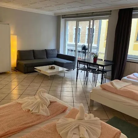 Central 3 Bedroom Apartment, Friesenstr Apartment Cologne