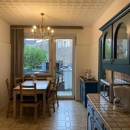 Central 3 Bedroom Apartment, Friesenstr