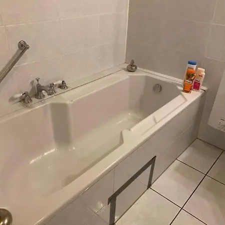 Central 3 Bedroom Apartment, Friesenstr Apartment Cologne