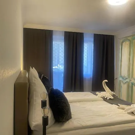 Central 3 Bedroom Apartment, Friesenstr Apartment