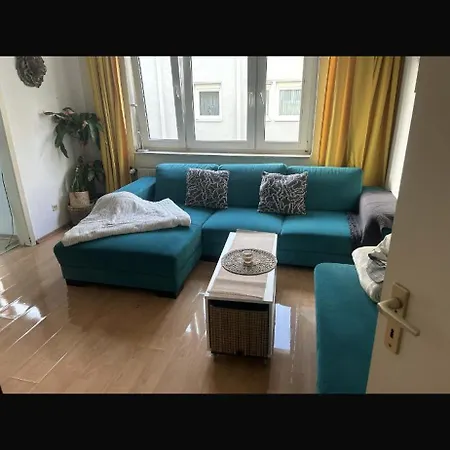 Kleine Gemuetliche Wohnung, Direkt Neben Messe Und Lanxess Arena Appartement *