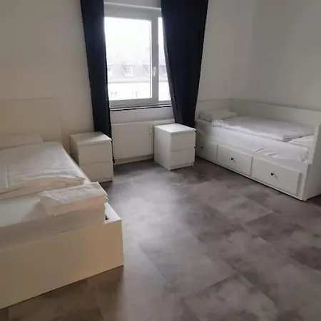 Herzhafte Mitten In Appartement Keulen