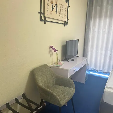 Am Flughafen Hotel Cologne