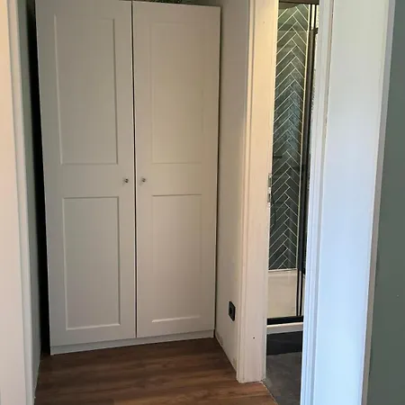 Private In Poll בית אירוח *