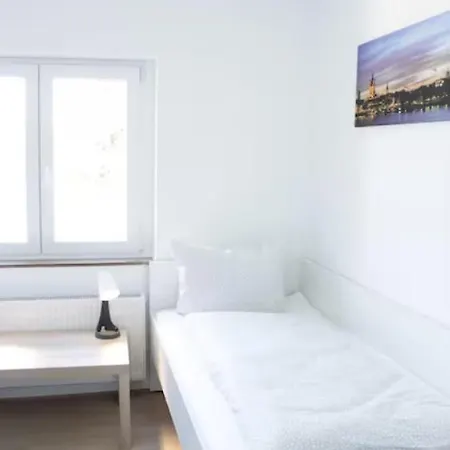 Beautiful Airportflats Near Apartment Köln