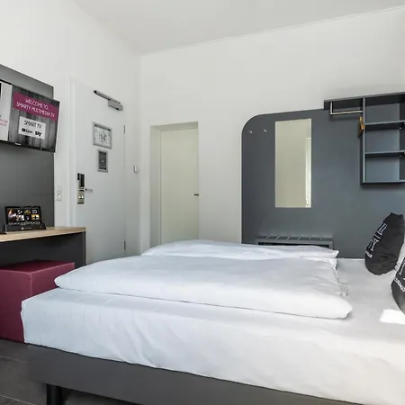 Smarty Airport - Kontaktloser Self Check-in Hotel Kolonia