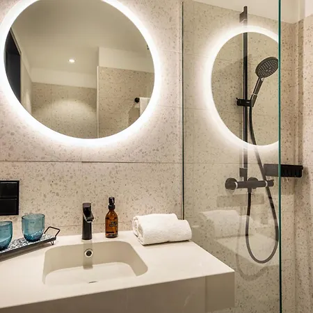 Loginn Airport Hotell 3*