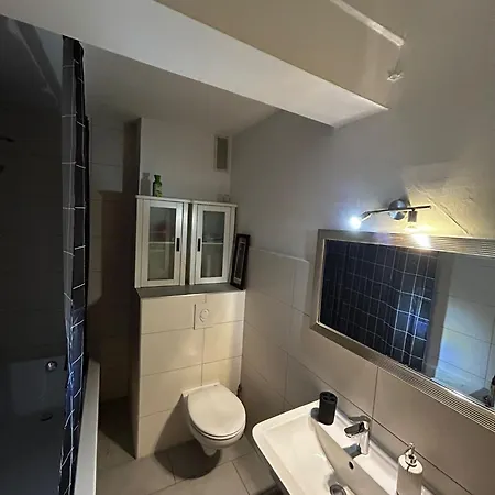 4 Min Naehe Von Hbf Und Dom Mit Garten ,balkon & Office * Cologne