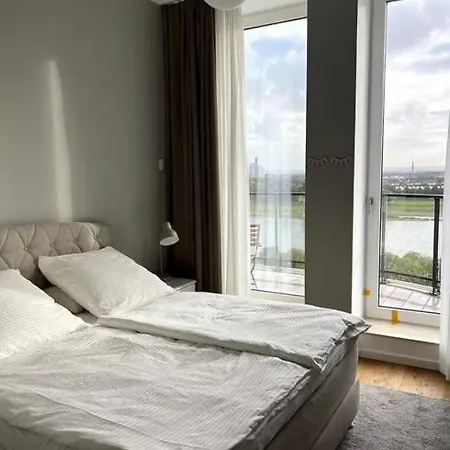 Rheinblick Penthouse Apartment Cologne