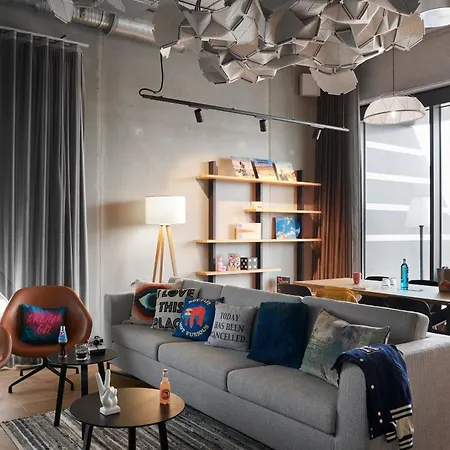 Hotel Moxy Bonn Airport Cologne