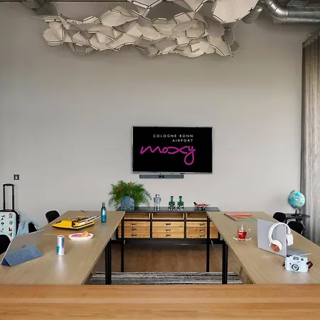 Hotel Moxy Bonn Airport