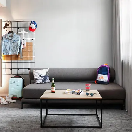 Moxy Bonn Airport Cologne