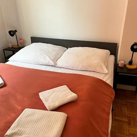 Spacious In Cologne, Near The Cathedral Апартаменты *