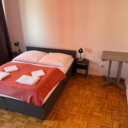 Spacious In Cologne, Near The Cathedral Апартаменты *