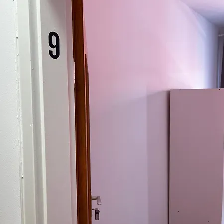 Spacious In Cologne, Near The Cathedral * Кёльн