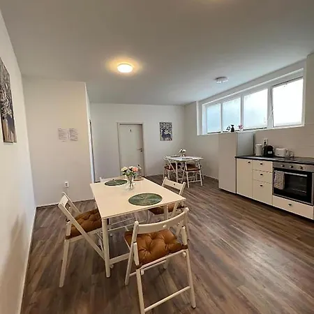 Spacious In Cologne, Near The Cathedral Апартаменты *