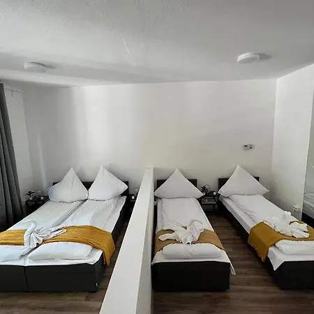 Апартаменты Spacious In Cologne, Near The Cathedral Кёльн