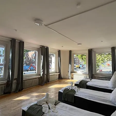 Spacious In Cologne, Near The Cathedral