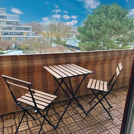 Modern Two-bedroom With Balcony In Cologne