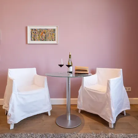 The New Yorker Boardinghouse Colónia