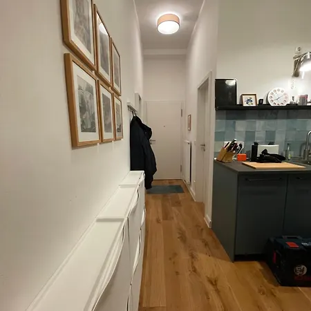 Neu Stephen Gill Apartment Köln